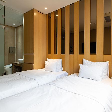 Hotel The Designers Hongdae Сеул Екстер'єр фото
