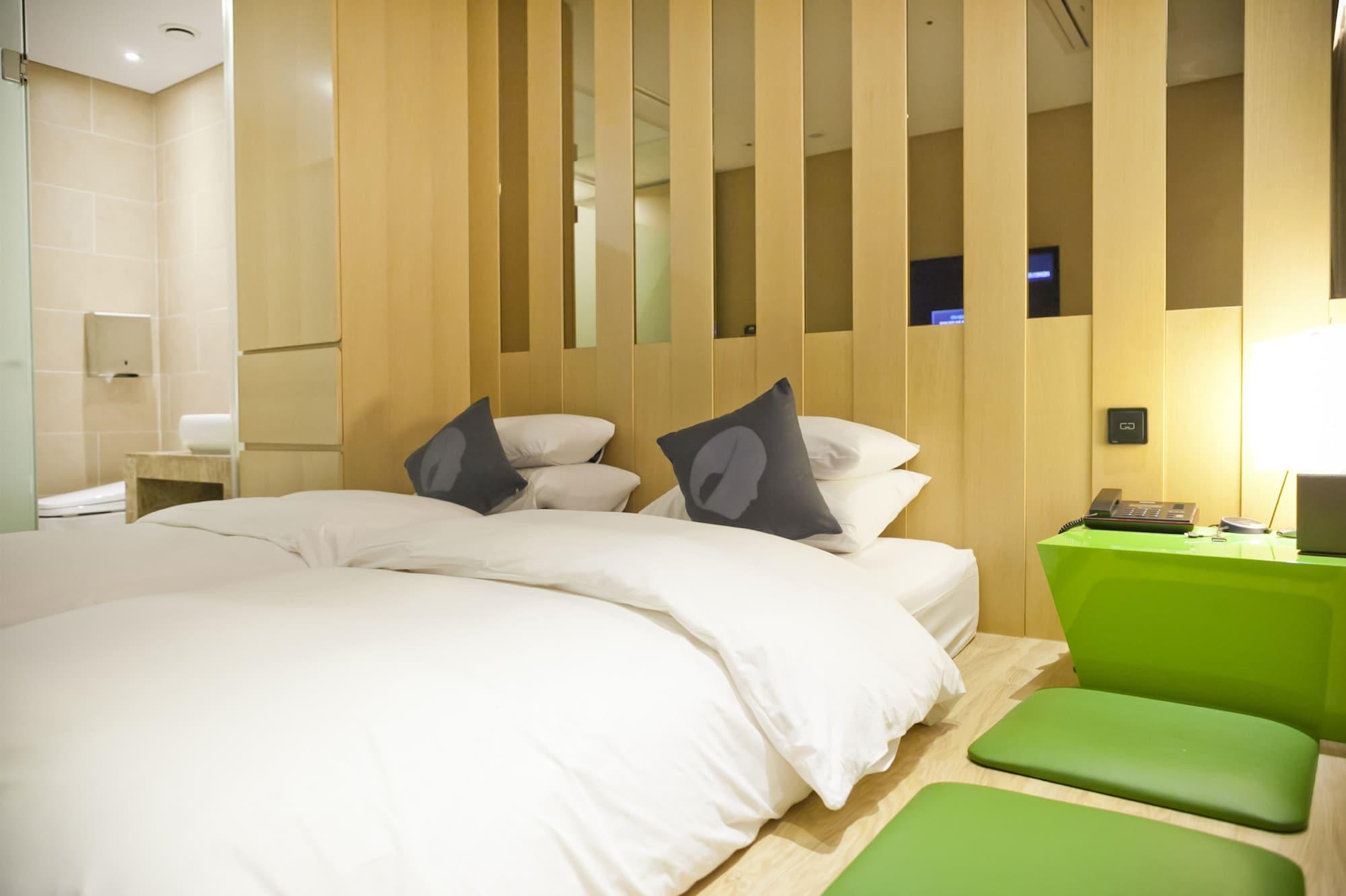 Hotel The Designers Hongdae Сеул Екстер'єр фото