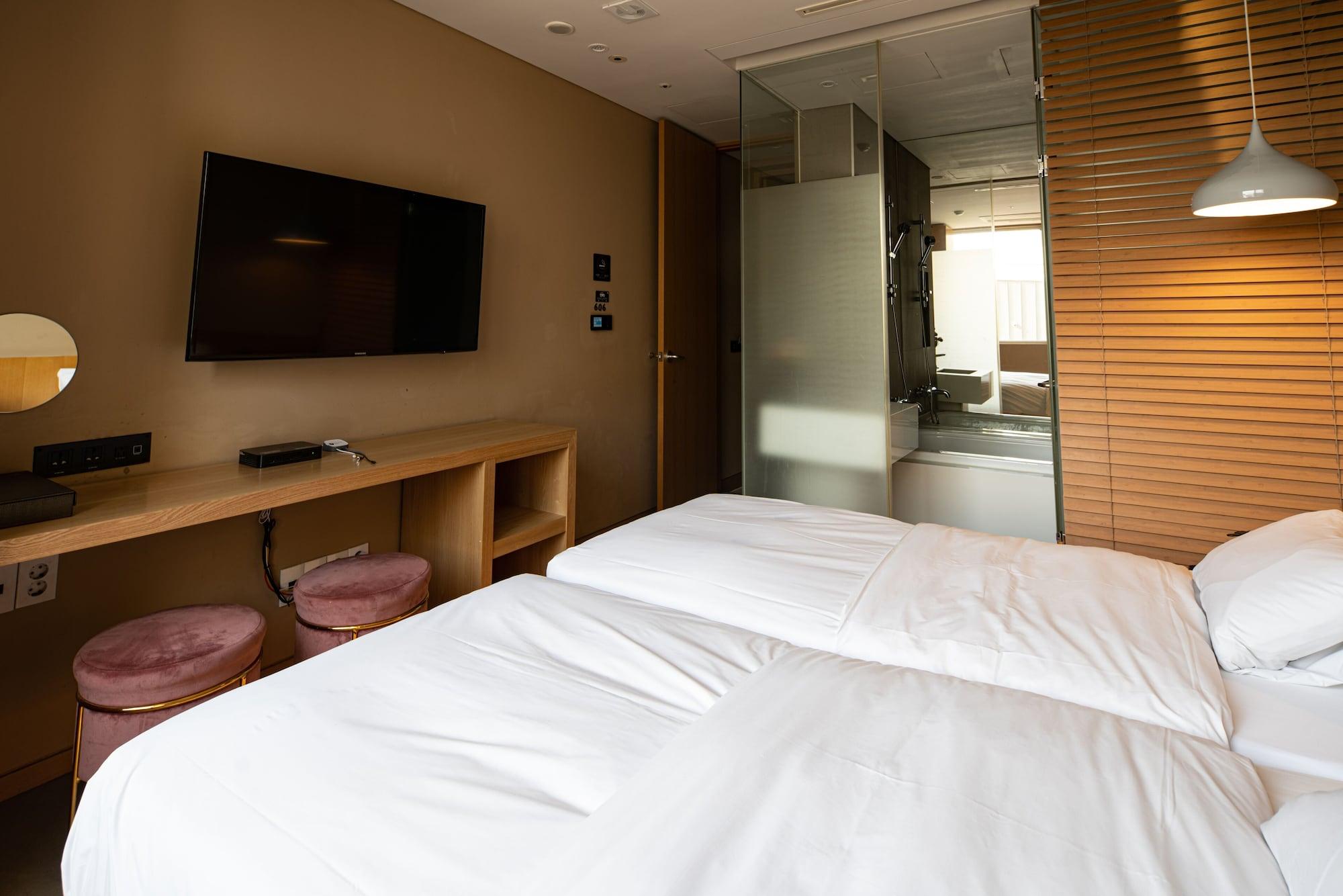 Hotel The Designers Hongdae Сеул Екстер'єр фото