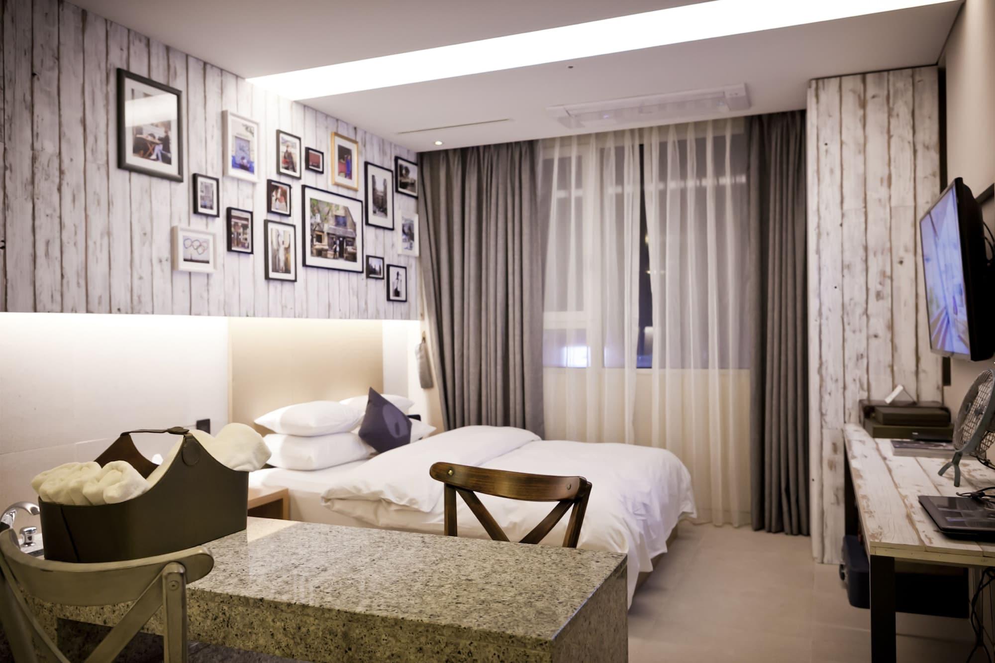 Hotel The Designers Hongdae Сеул Екстер'єр фото