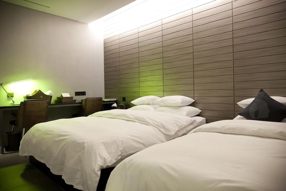 Hotel The Designers Hongdae Сеул Екстер'єр фото