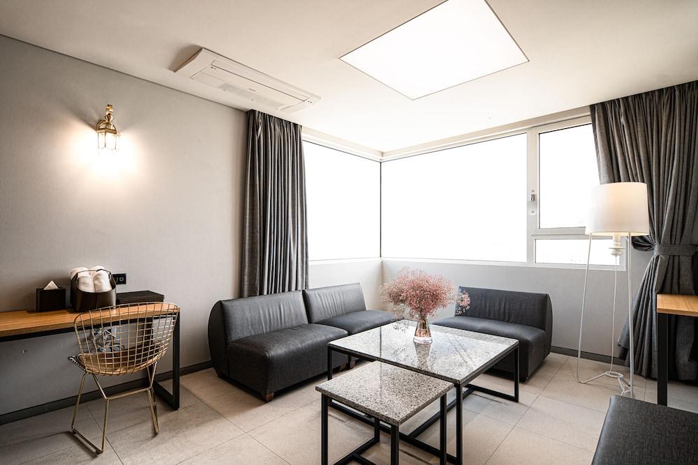 Hotel The Designers Hongdae Сеул Екстер'єр фото