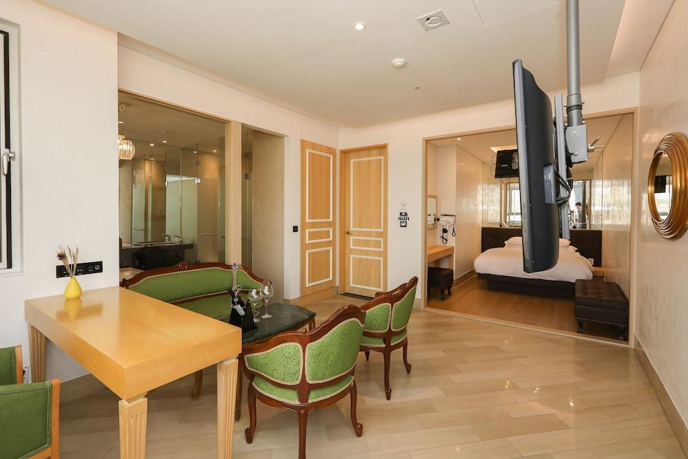 Hotel The Designers Hongdae Сеул Екстер'єр фото