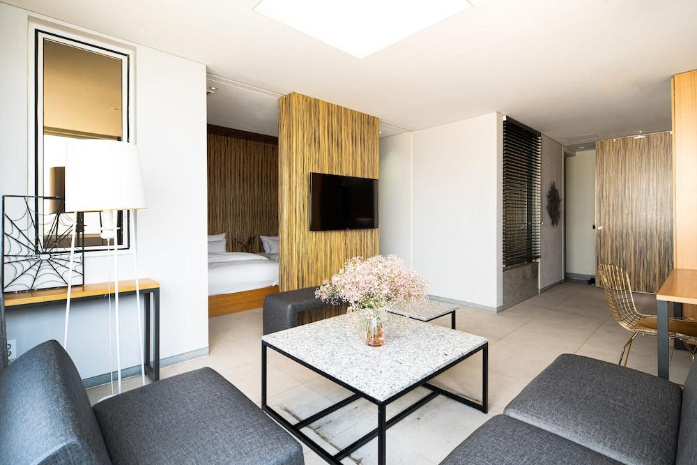 Hotel The Designers Hongdae Сеул Екстер'єр фото